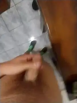 Snapshot of Clavitok chatting on October 2025 11:39:01 PM Clavitok online show from October 2025 11:39:01 PM