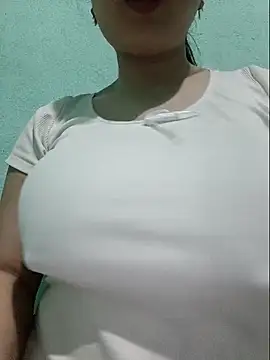 Snapshot of Shiny_Babe chatting on May 2026 02:39:01 AM Shiny Babe online show from May 2026 02:39:01 AM