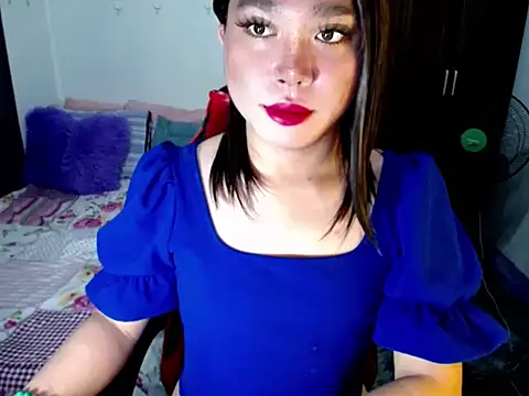 Urassiansweetcummer online show from September 2025 12:22:02 AM