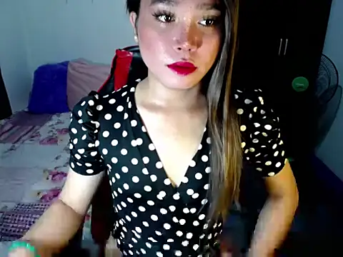 Urassiansweetcummer online show from October 2025 02:12:02 AM