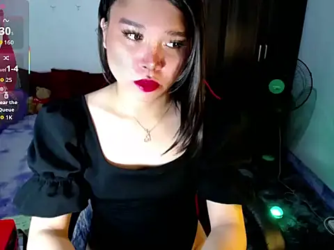 Snapshot of Urassiansweetcummer chatting on July 2026 02:56:02 PM Urassiansweetcummer online show from July 2026 02:56:02 PM