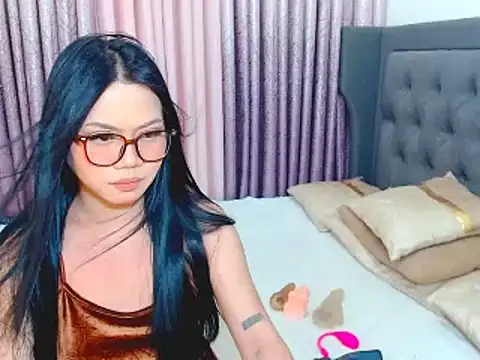 Camilla morena25 online show from November 2025 03:23:01 PM