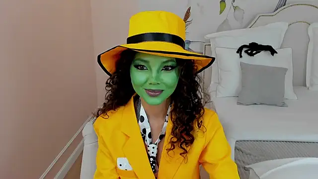 Snapshot of MargaretPeace chatting on November 2025 03:08:02 AM MargaretPeace online show from November 2025 03:08:02 AM