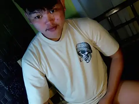 Reynelcock online show from November 2025 07:00:02 AM