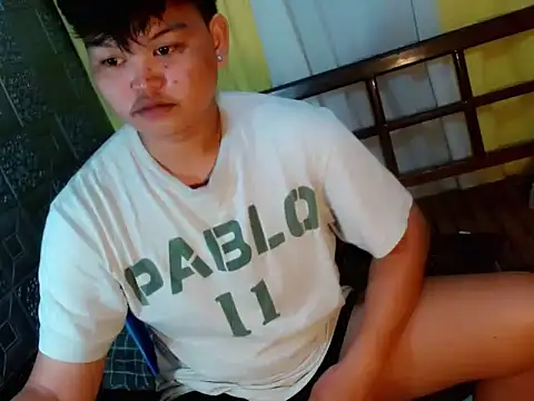 Reynelcock online show from November 2025 08:23:02 PM