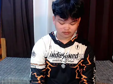 Reynelcock online show from March 2026 06:29:01 PM