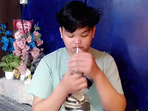 Reynelcock online show from April 2026 04:45:01 AM