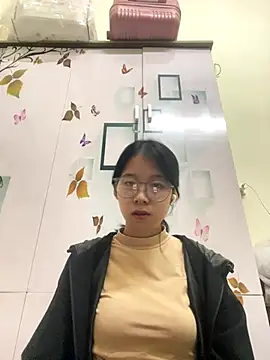 meomeo2k6 online show from November 2025 01:47:02 PM