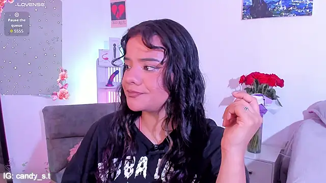 Shophie thoopson online show from June 2026 04:04:01 AM