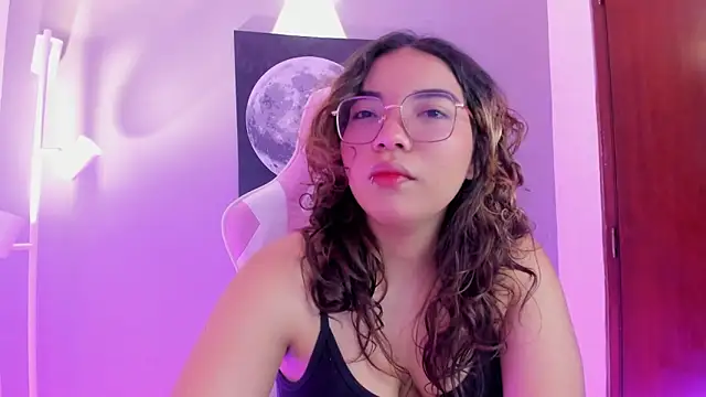 AliceCamxxx online show from September 2025 12:05:01 PM