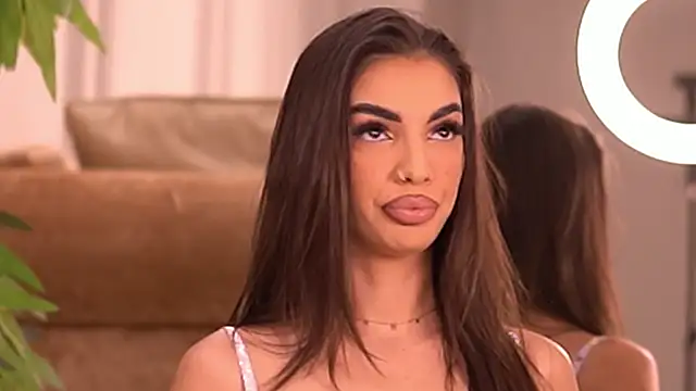 KendalJolly online show from October 2025 04:37:01 AM