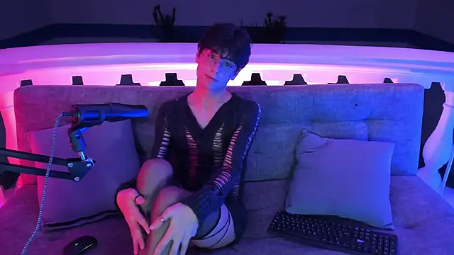 luixdust  online show from September 2025 05:44:02 AM