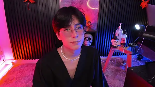 luixdust  online show from October 2025 06:05:01 AM