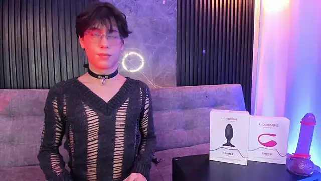 luixdust  online show from November 2025 05:28:02 AM