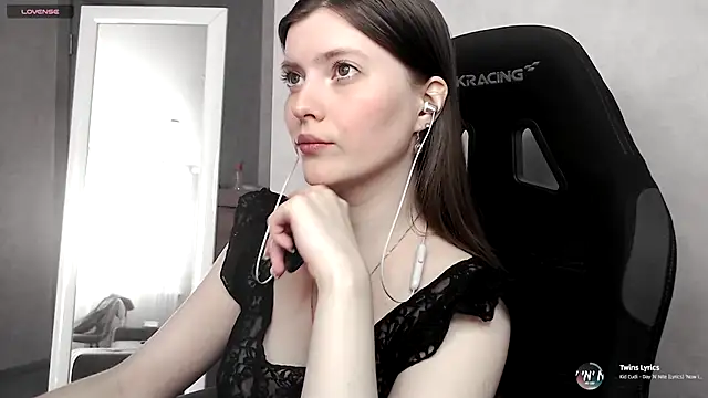 cute elfy  online show from September 2025 02:06:02 PM