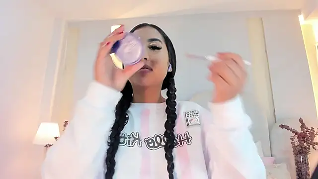 SalomeeBell online show from October 2025 08:50:02 PM