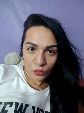 Snapshot of enoria1992 chatting on July 2026 03:33:02 AM enoria1992 online show from July 2026 03:33:02 AM