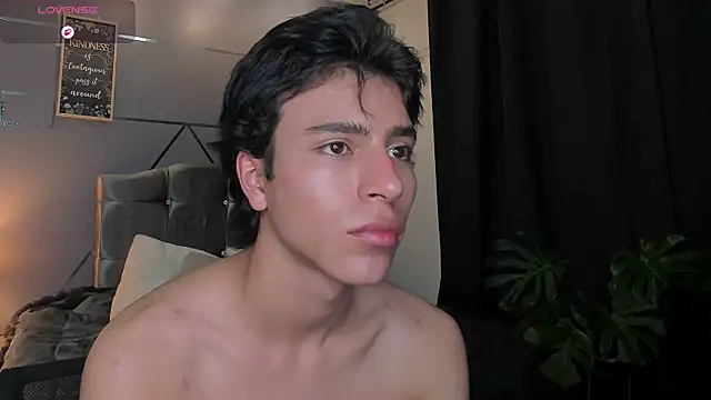 Christopher 77 online show from November 2025 03:57:01 PM