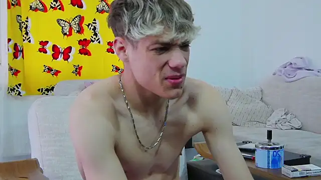 Snapshot of OttisBrawn chatting on November 2025 10:59:02 AM OttisBrawn online show from November 2025 10:59:02 AM