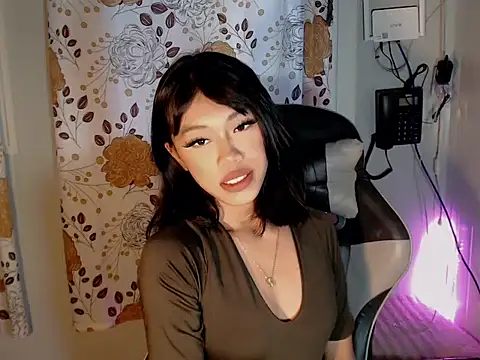 urcurlydiva online show from April 2026 09:36:01 AM