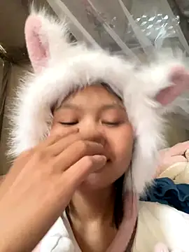 Snapshot of Daisy018 chatting on October 2025 09:32:01 AM Daisy018 online show from October 2025 09:32:01 AM