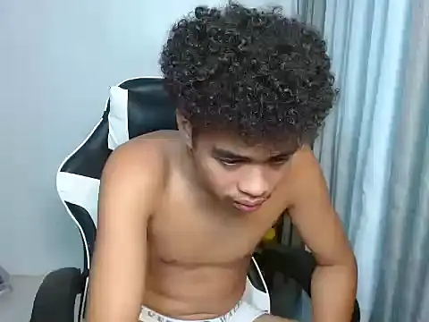 curlyasian njxx online show from April 2026 06:19:01 AM