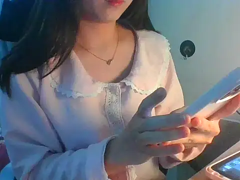 Linzly online show from November 2025 05:00:02 PM