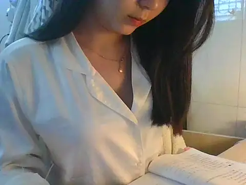 Linzly online show from January 2026 02:36:01 AM