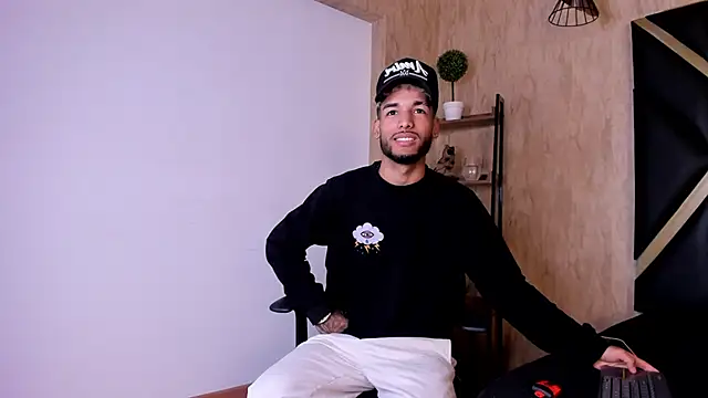 Thiagoferreti online show from September 2025 03:32:02 AM