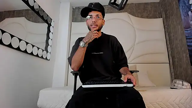 Thiagoferreti online show from October 2025 03:23:02 AM