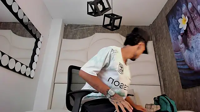 Thiagoferreti online show from October 2025 03:48:01 AM