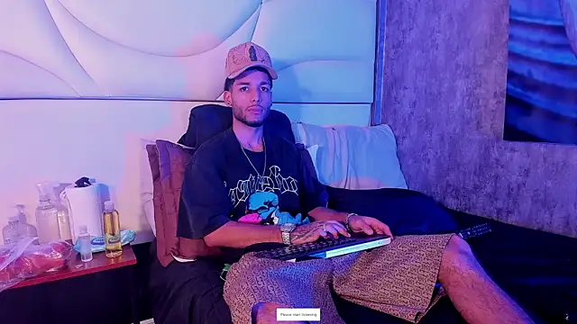 Snapshot of Thiagoferreti chatting on May 2026 12:19:02 AM Thiagoferreti online show from May 2026 12:19:02 AM