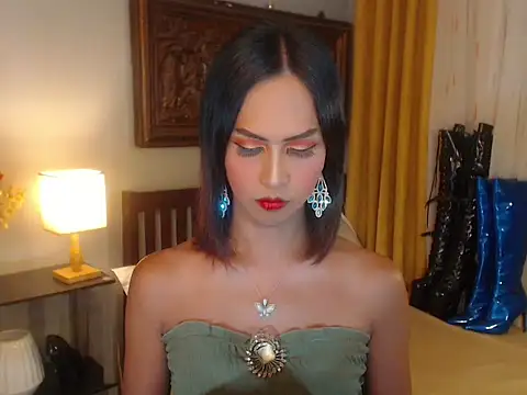 Nathalieheartt online show from October 2025 01:37:02 AM