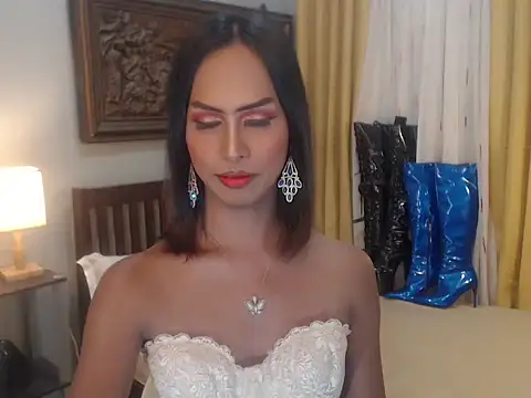 Nathalieheartt online show from November 2025 04:34:01 AM