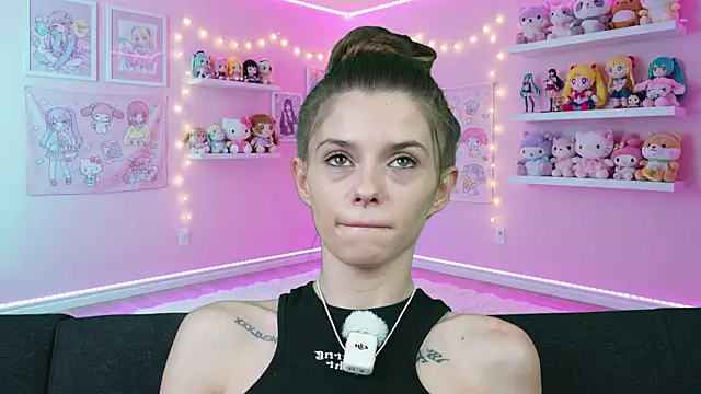 sukie spooky online show from April 2026 01:10:02 PM