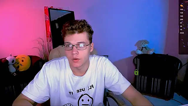 lucas long  online show from October 2025 05:19:02 AM