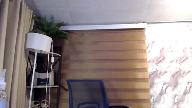 yuminasaixx online show from April 2026 10:31:01 AM