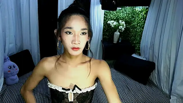 lhexiecollins online show from December 2025 04:02:02 PM