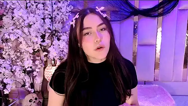 HannaCollins  online show from November 2025 01:10:02 PM