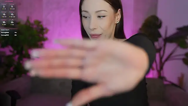 Selena Glow online show from April 2026 06:16:02 PM