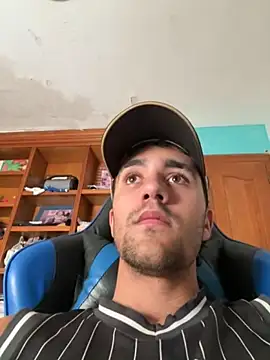 aavrdvh33 online show from November 2025 12:18:01 PM