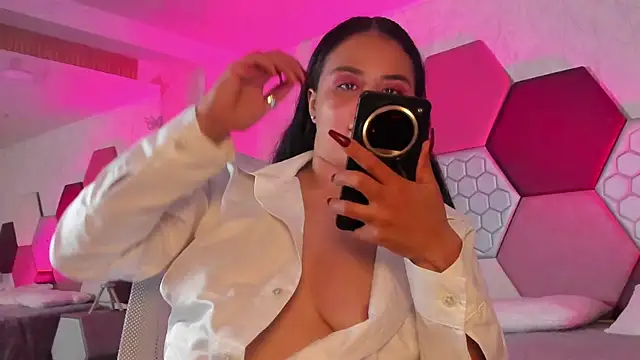 Snapshot of ArielleWilde chatting on July 2026 02:51:01 AM ArielleWilde online show from July 2026 02:51:01 AM