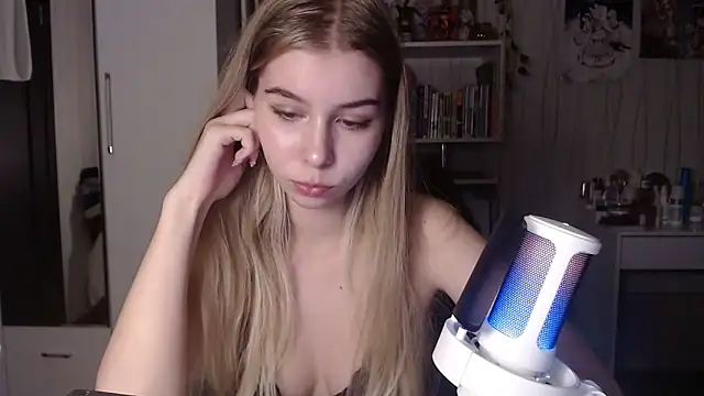 Panzee1 online show from October 2025 06:36:01 PM