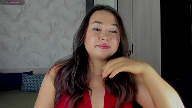 emilia mur online show from June 2026 11:52:01 PM