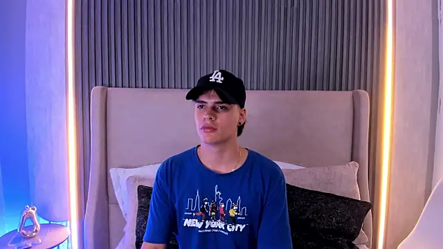 BenitoSaenz online show from October 2025 03:51:02 AM