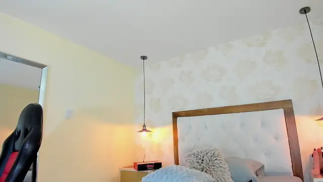 IRISCLARK1 online show from June 2026 07:26:02 PM