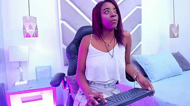 SabrinaBrownn online show from November 2025 04:02:02 AM