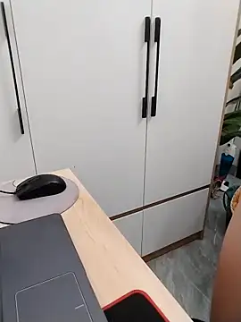 Mina luna online show from September 2025 10:43:02 PM