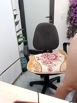 Mina luna online show from October 2025 10:46:02 AM