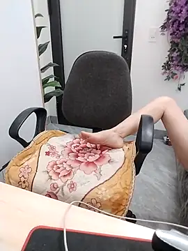 Mina luna online show from October 2025 09:09:01 AM